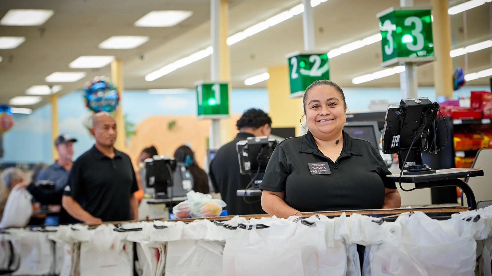 DAT Supermercado 3793 Cashier 04 (1)